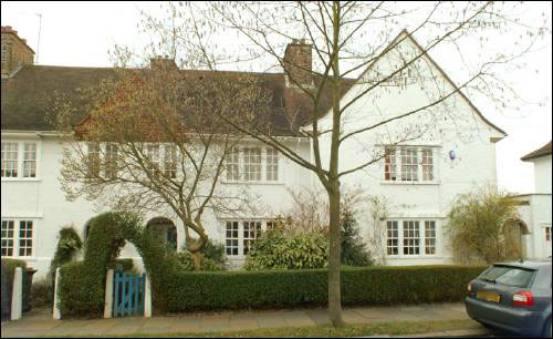 037-39 Erskine Hill